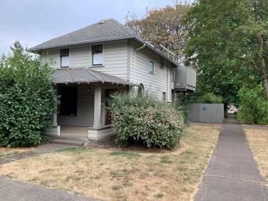 Main picture of 694 W 10th Ave