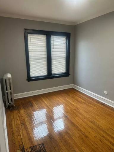 Main picture of 7944 S Champlain Ave