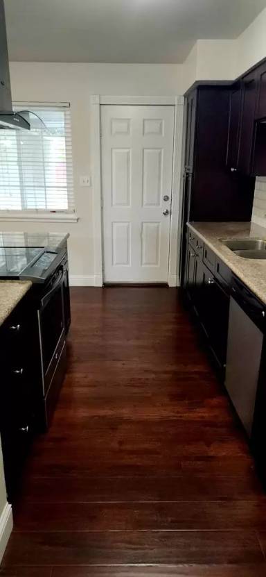 Main picture of 4888 E Carmen Ave