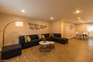 Main picture of 3200 W 18th Ave