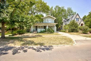 Main picture of 408 Chautauqua Ave