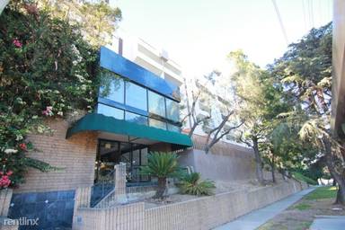 Main picture of Los Feliz Plaza