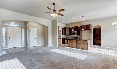 Main picture of 704 S Avery St