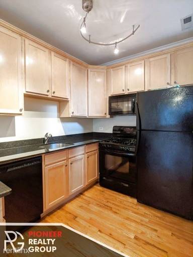 Main picture of 1210-1216 W Waveland Ave Apartments