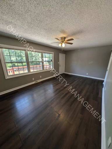 Main picture of 8503 E 114th St