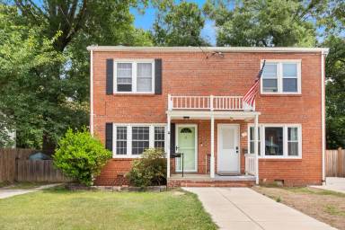Main picture of 1225 S Buchanan St