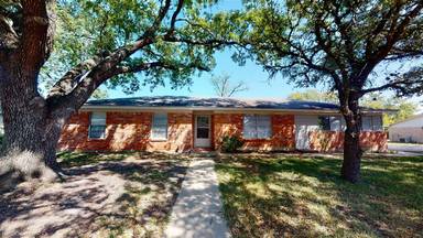 Main picture of 1407 Lawyer St