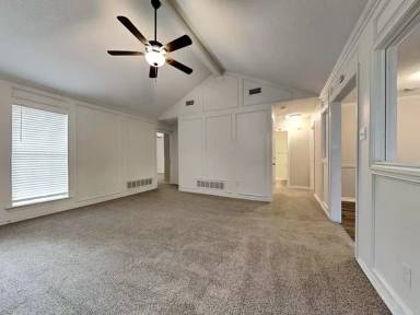 Main picture of 806 E Aimee St