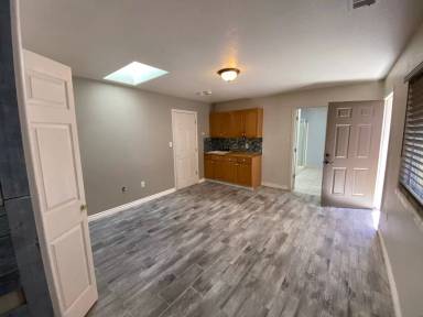 Main picture of 424 S B St