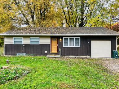 Main picture of 37 Cedar Park Blvd SW
