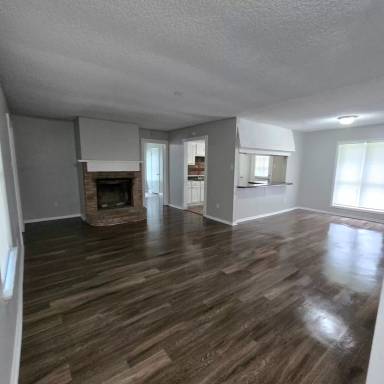 Main picture of 6175 Scarlet Leaf Dr