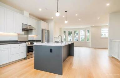 Main picture of 10th Ave