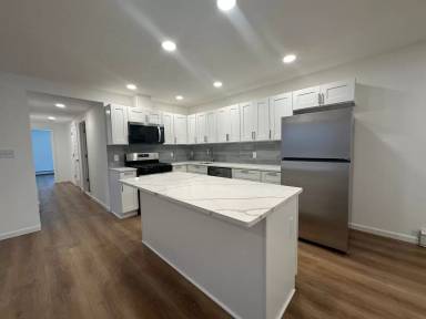 Main picture of 27 Joyce Kilmer Ave