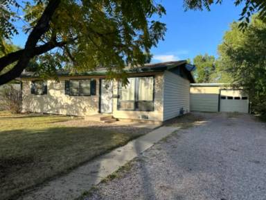 Main picture of 2310 Walnut Dr