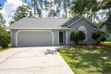 Main picture of 205 Azalea Ct