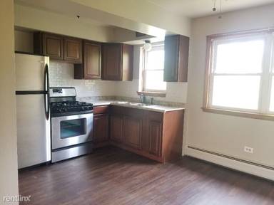 Main picture of 10500 Lyman Ave