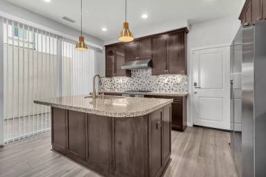 Main picture of 76 Evening Sun