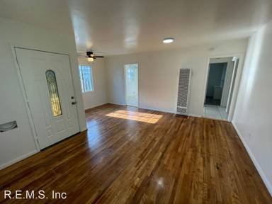 Main picture of 1820 E Kay St