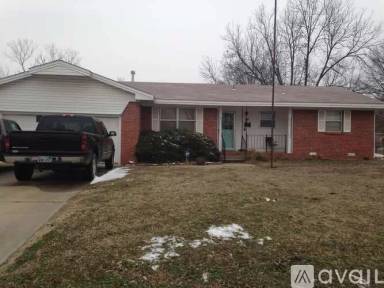 Main picture of 10 Summit Cir