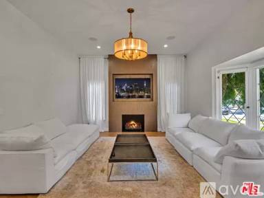 Main picture of 160 S Gardner St