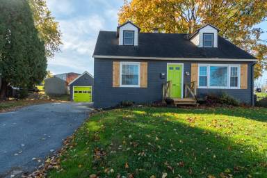 Main picture of 7 Circle Rd
