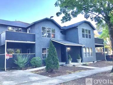 Main picture of 445 W 10th Ave