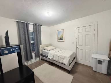Main picture of 125 W Micheltorena St