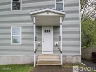 Main picture of 38 Natick St