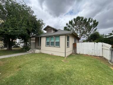 Main picture of 2022 Maple Ave