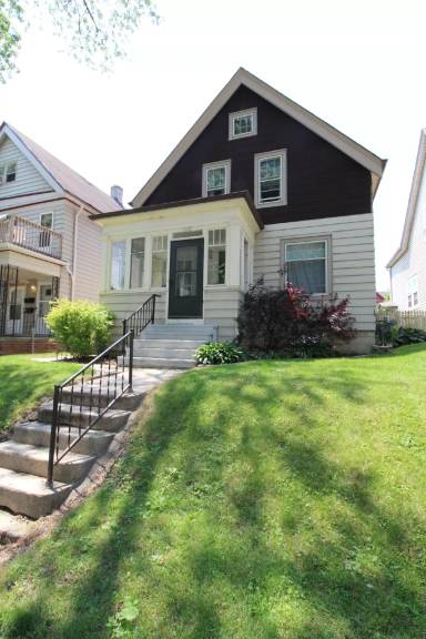 Main picture of 2933 N Newhall St