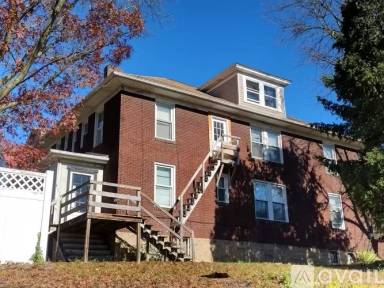 Main picture of 343 Linden Ave