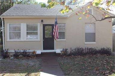 Main picture of 902 W Church St