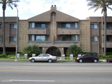 Main picture of 19009 Sherman Way