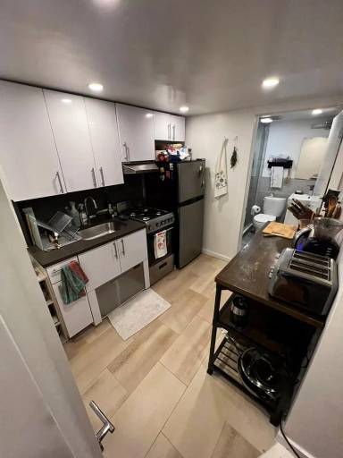 Main picture of 15 Stanton St