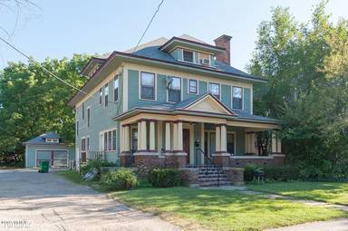 Main picture of 814 W Kalamazoo Ave