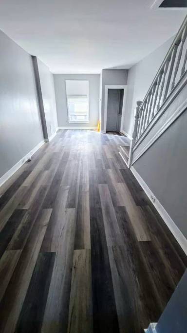 Main picture of 809 N Curley St