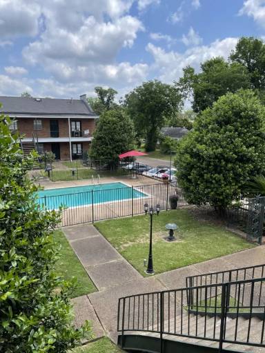 Main picture of 500 N Commerce St