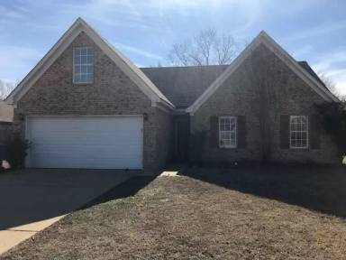 Main picture of 100 Clay Hill Dr