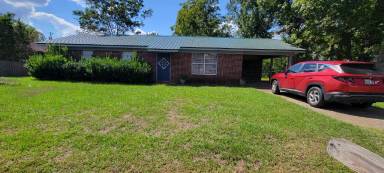 Main picture of 1911 Lackey St