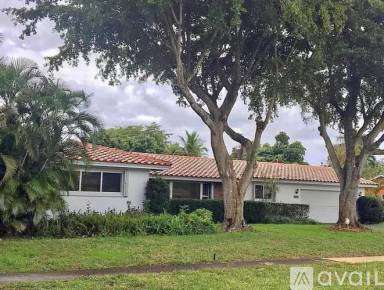 Main picture of 740 Ridgewood Ln