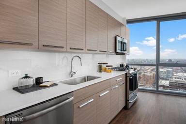 Main picture of 727 West Madison