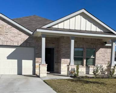 Main picture of 1700 Robinson Dr