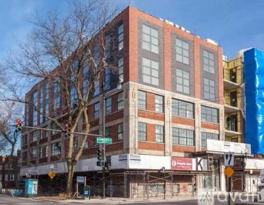 Main picture of 2150 W Lawrence Ave