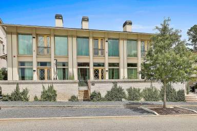 Main picture of 540 Heatherden Ave