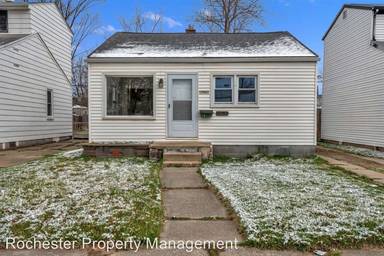 Main picture of 13931 Knox Ave