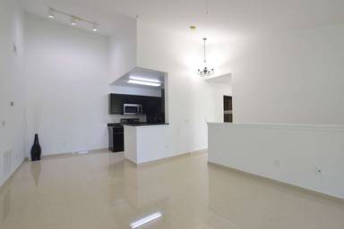 Main picture of Courtney Landing Condominium