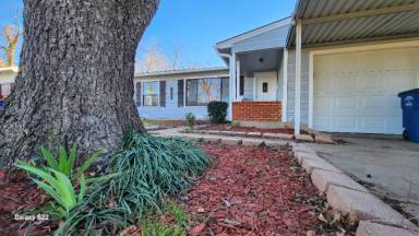 Main picture of 2828 Encino Dr