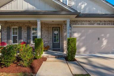 Main picture of 1978 Hattie Mae Ln
