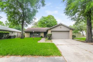 Main picture of 5327 Enchanted Timbers Dr