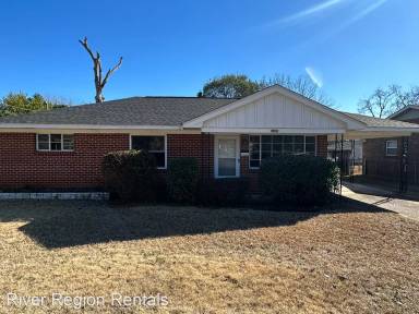Main picture of 2426 Upper Wetumpka Rd